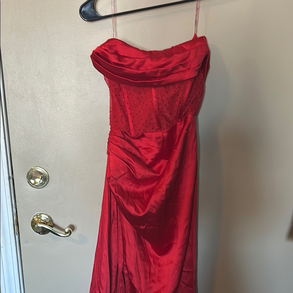 Elegant Red Evening Dress
